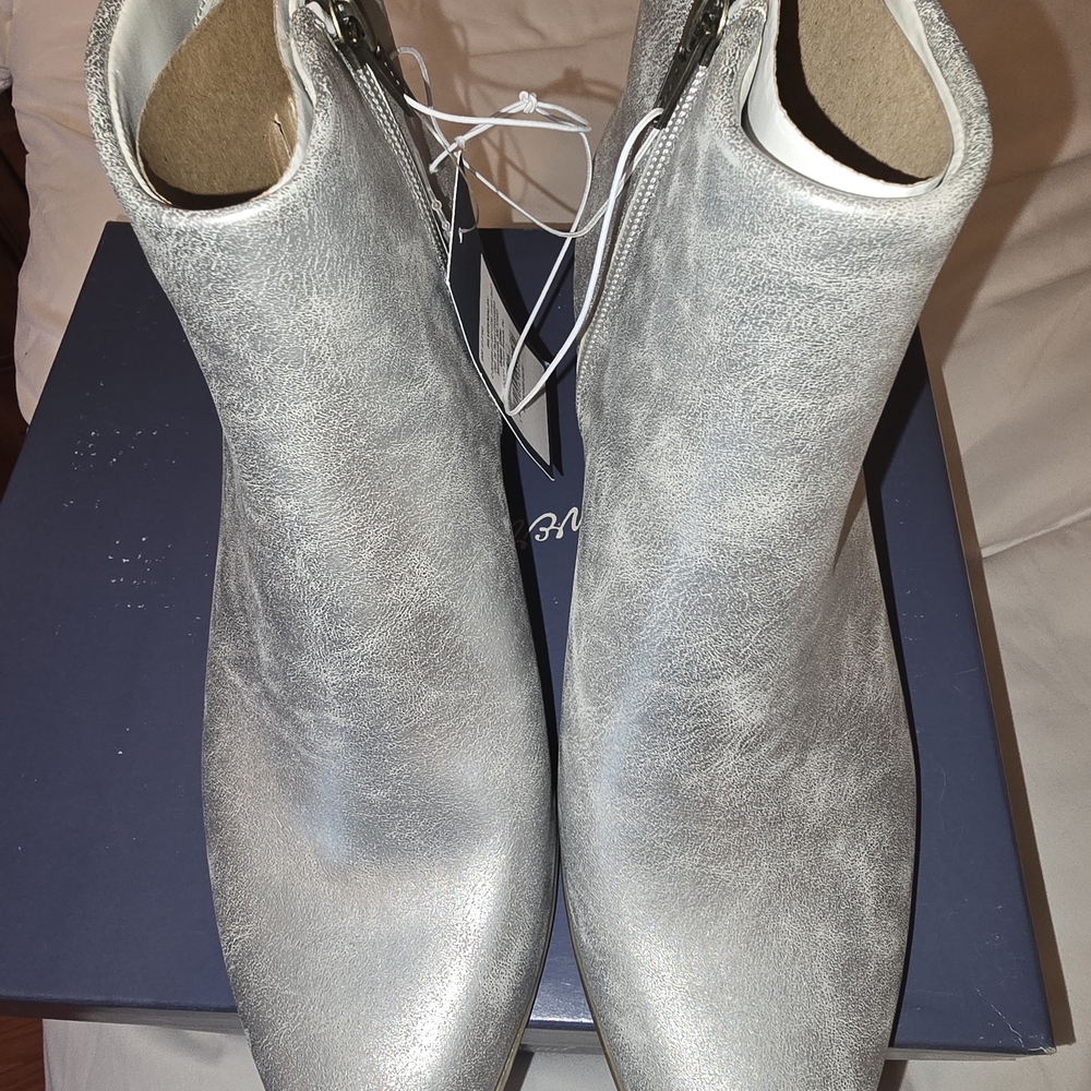 Universal Thread Light Gray Ankle Booties with Bl… - image 2